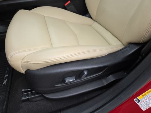 Used 2019 Cadillac XT5 FWD image 21