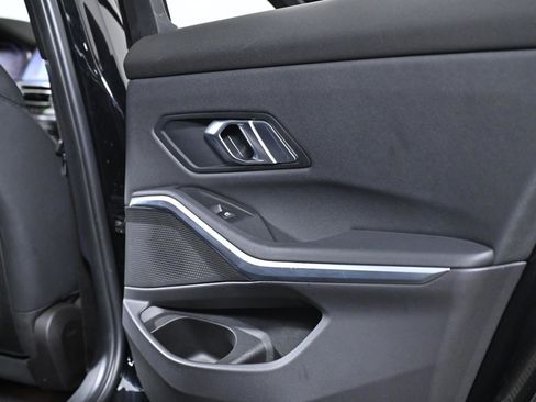 Used 2019 BMW 330i xDrive Sedan w/ Convenience Package image 28