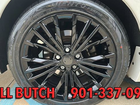 Used 2017 Nissan Maxima 3.5 SV w/ Dynamic Package image 19