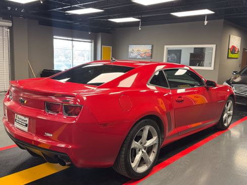 Used 2013 Chevrolet Camaro SS RWD image 6