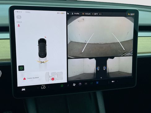 Used 2022 Tesla Model Y Performance AWD/4WD image 10