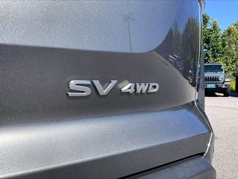 Used 2022 Nissan Pathfinder SV AWD/4WD image 28