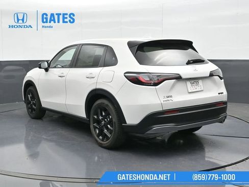 Used 2025 Honda HR-V Sport image 8