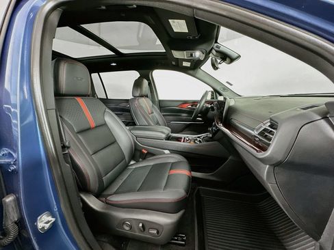 Used 2026 Chevrolet Traverse RS w/ LPO, Floor Liner Package AWD/4WD image 32