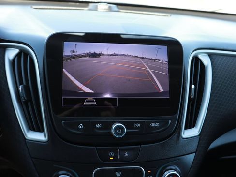 Used 2022 Chevrolet Malibu LS FWD image 23