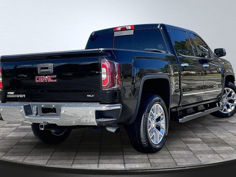 Used 2017 GMC Sierra 1500 SLT image 2