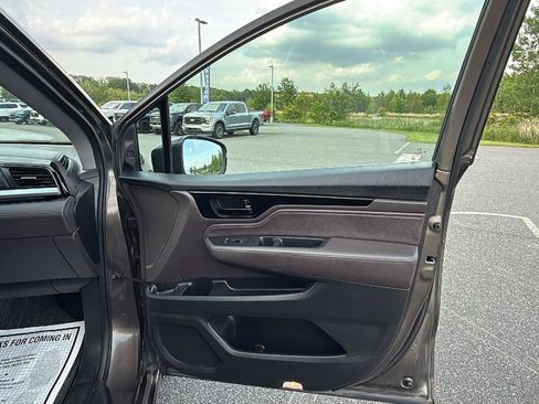 Used 2023 Honda Odyssey Touring image 15