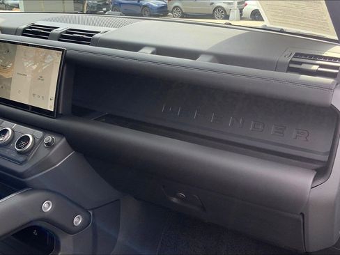 Used 2025 Land Rover Defender 110 S image 18