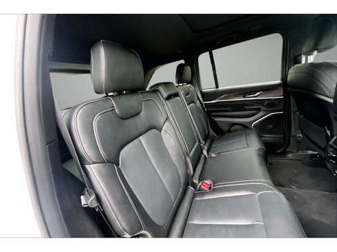 Certified 2026 Jeep Grand Cherokee Limited AWD/4WD image 25