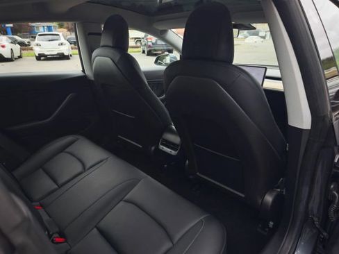 Used 2018 Tesla Model 3 Long Range RWD image 40