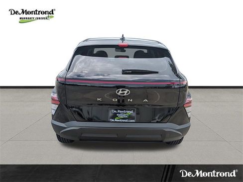 New 2026 Hyundai Kona SE image 6