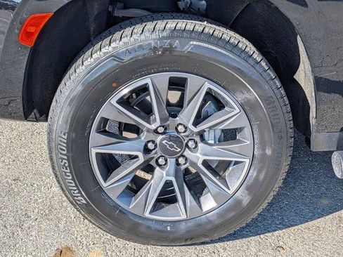 Used 2024 Chevrolet Tahoe Z71 w/ Luxury Package AWD/4WD image 12
