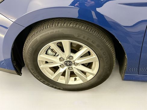 Used 2025 Toyota Camry LE image 11