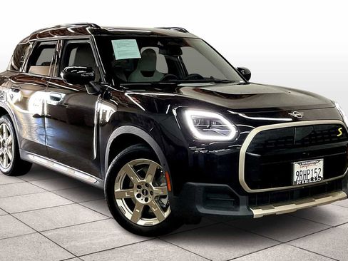 Used 2025 MINI Cooper Countryman SE image 2