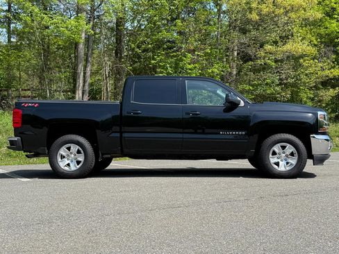 Used 2018 Chevrolet Silverado 1500 LT w/ All Star Edition AWD/4WD image 4