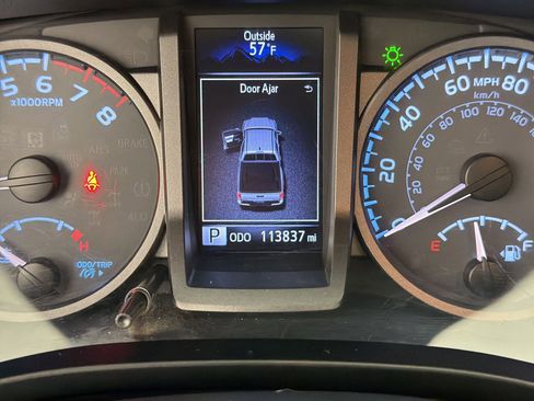 Used 2017 Toyota Tacoma TRD Off-Road image 20