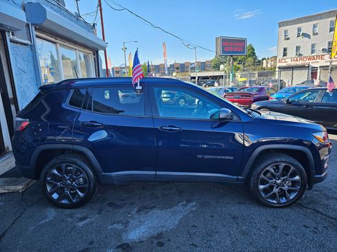 Used 2021 Jeep Compass Latitude w/ Driver Assistance Group image 2