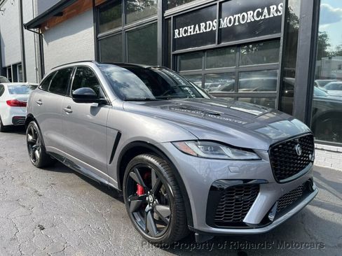 Used 2024 Jaguar F-PACE SVR AWD/4WD image 2