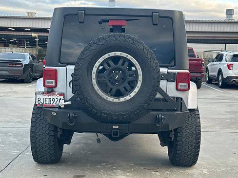 Used 2016 Jeep Wrangler Unlimited Sport image 8