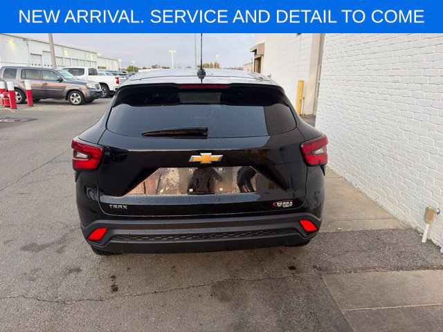 Used 2024 Chevrolet Trax LS w/ LS Convenience Package FWD image 9
