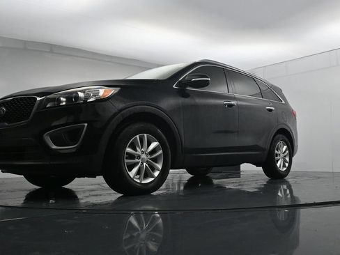 Used 2017 Kia Sorento FWD w/ LX Convenience Package image 39