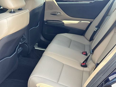 Used 2019 Lexus ES 350 w/ Premium Package FWD image 22