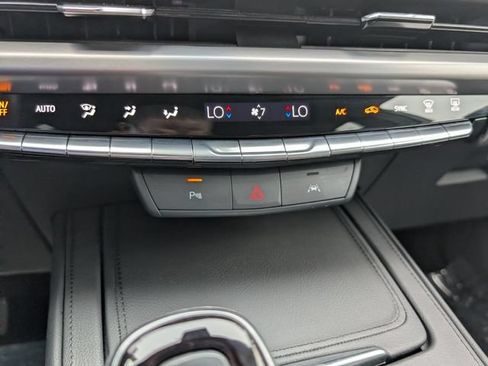 Used 2025 Cadillac XT4 Premium Luxury AWD/4WD image 24