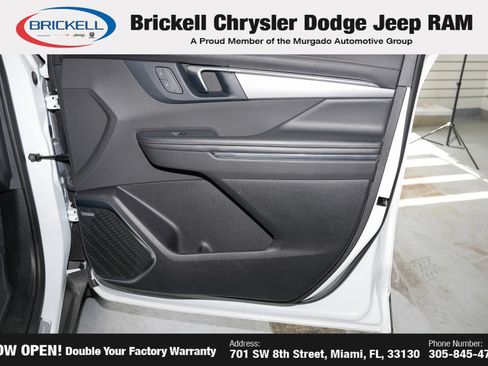 Used 2025 Buick Enclave Preferred FWD image 14