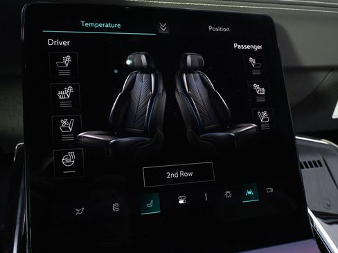 New 2025 Cadillac Escalade IQ Sport 1 w/ LPO, ONYX Package image 31