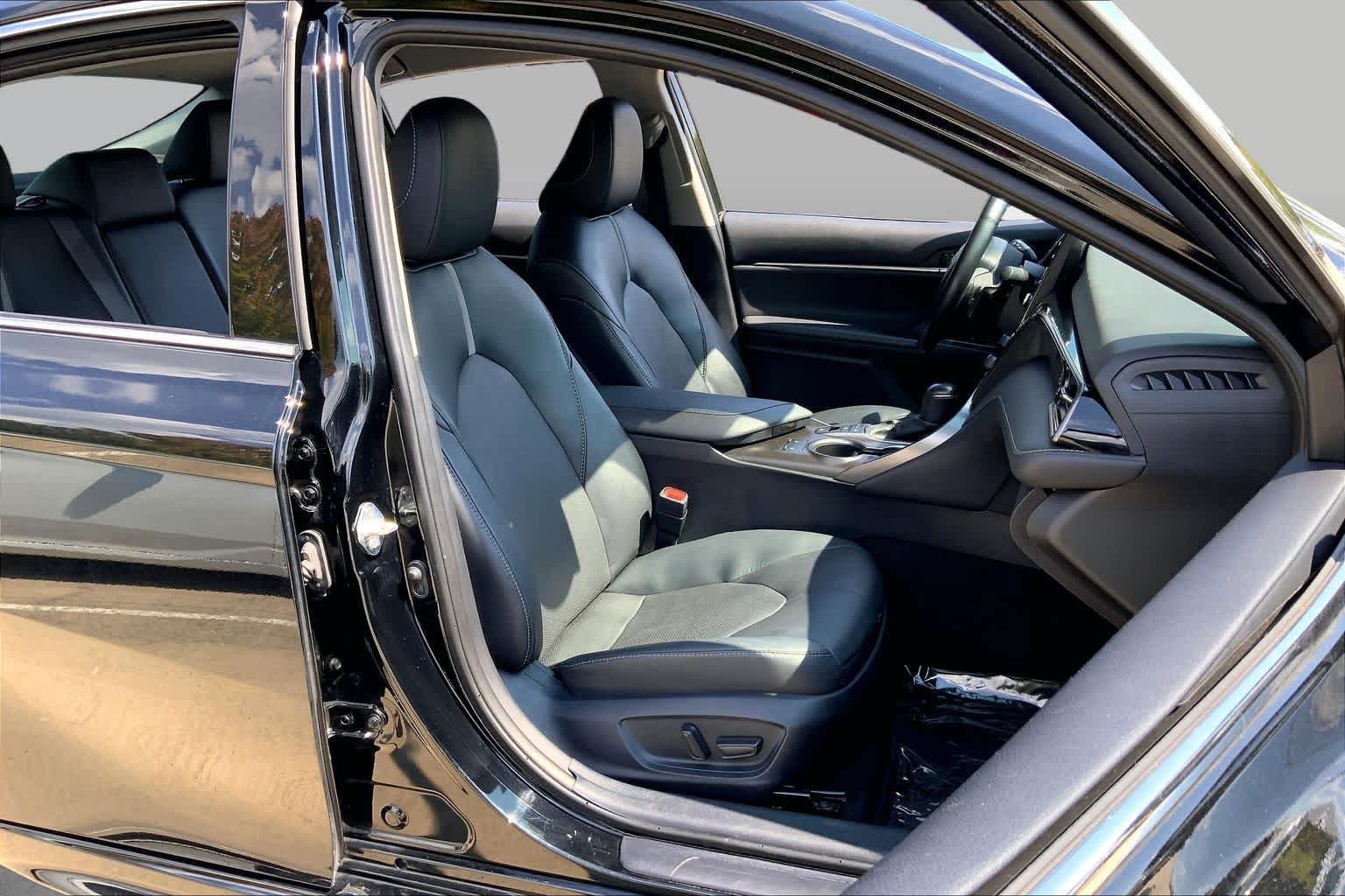 Used 2024 Toyota Camry XSE FWD image 9