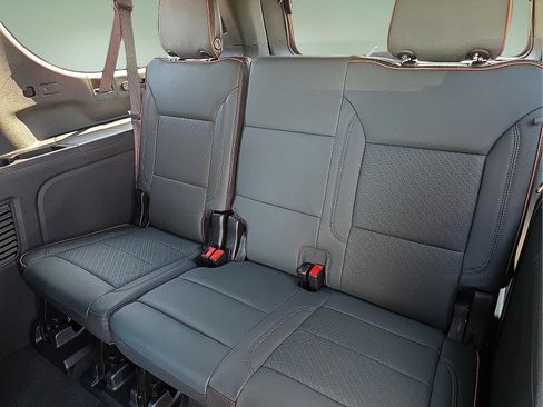 New 2026 GMC Yukon XL AT4 w/ AT4 Premium Plus Package AWD/4WD image 10