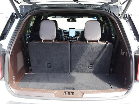 Used 2024 Ford Explorer King Ranch w/ Technology Package AWD/4WD image 55