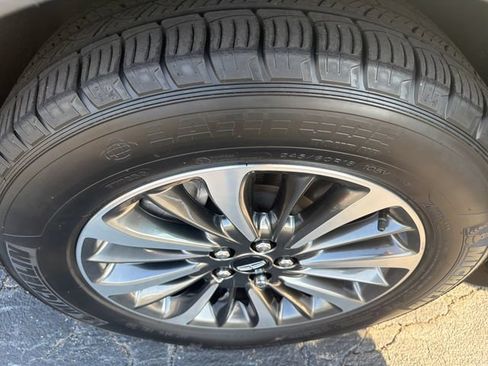 Used 2023 Lincoln Nautilus AWD image 28