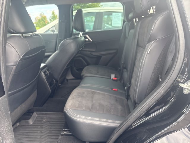 Used 2023 Mitsubishi Outlander SE AWD/4WD image 12