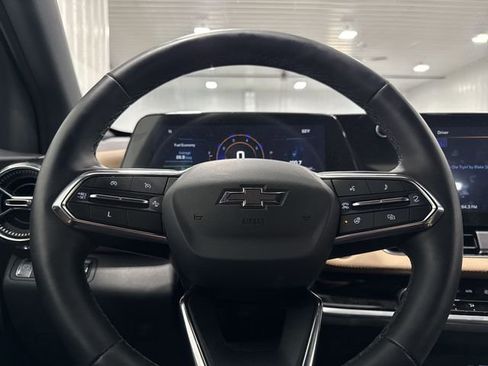 Used 2025 Chevrolet Equinox ACTIV w/ Convenience Package III image 15