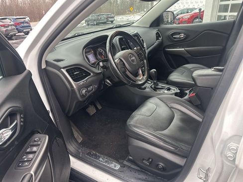 Used 2021 Jeep Cherokee Limited image 12