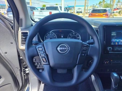 Used 2022 Nissan Frontier SV w/ Technology Package AWD/4WD image 16