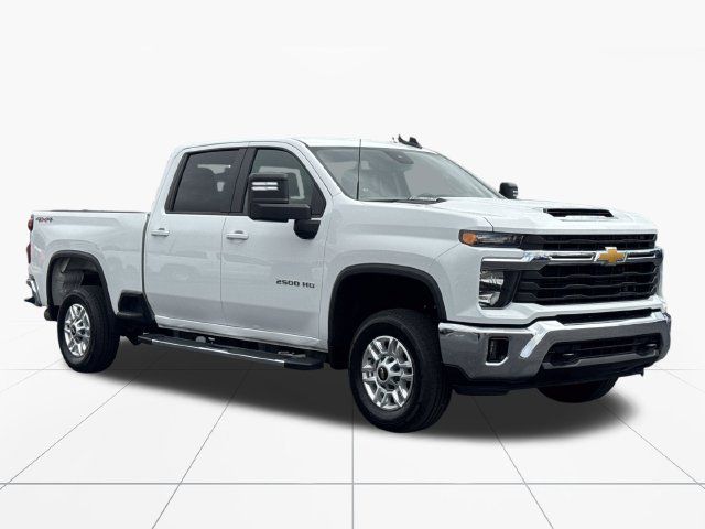 Used 2025 Chevrolet Silverado 2500 LT w/ Convenience Package AWD/4WD image 8