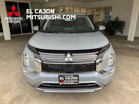 New 2026 Mitsubishi Outlander SE image 9