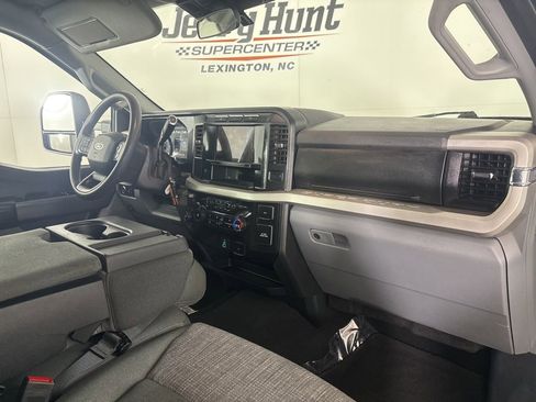 Used 2024 Ford F350 XLT image 28