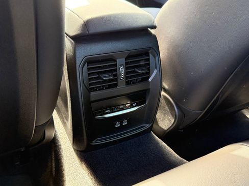 Certified 2025 BMW 330i Sedan RWD image 23