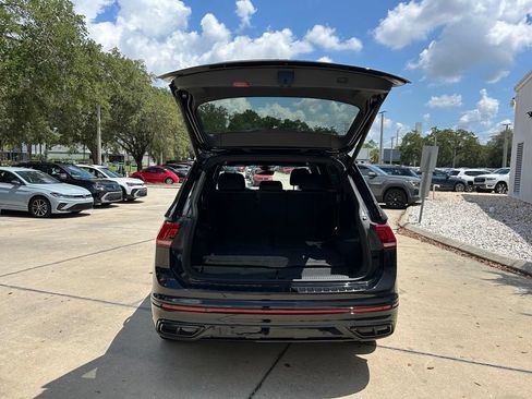 Certified 2024 Volkswagen Tiguan SE R-Line FWD image 32