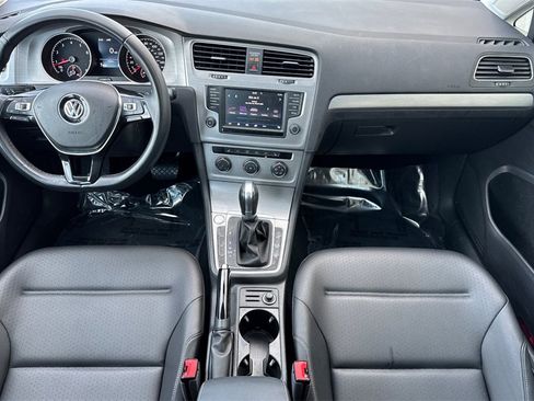 Used 2017 Volkswagen Golf Wolfsburg Edition image 4