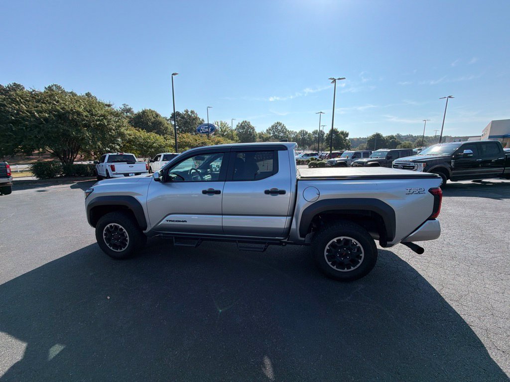 Used 2025 Toyota Tacoma TRD Off-Road AWD/4WD image 21