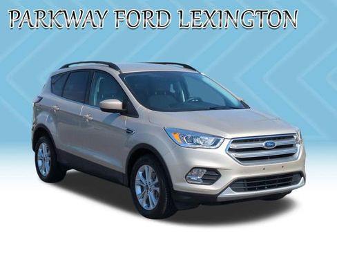 Used 2017 Ford Escape SE w/ Equipment Group 201A FWD image 7