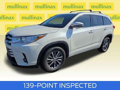 Used 2018 Toyota Highlander XLE w/ Carpet Mat Package (TMS) FWD image 15