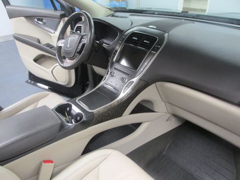 Used 2019 Lincoln Nautilus Select AWD/4WD image 27