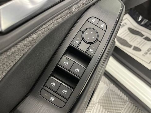 Used 2023 Nissan Rogue SV AWD/4WD image 31