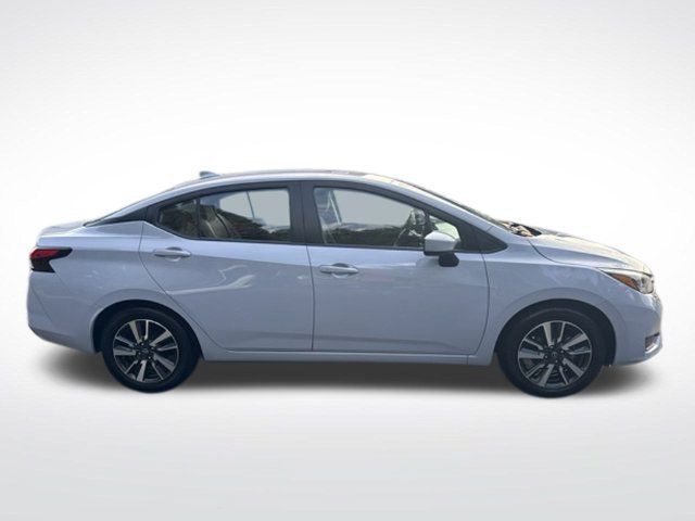 Used 2025 Nissan Versa SV FWD image 9