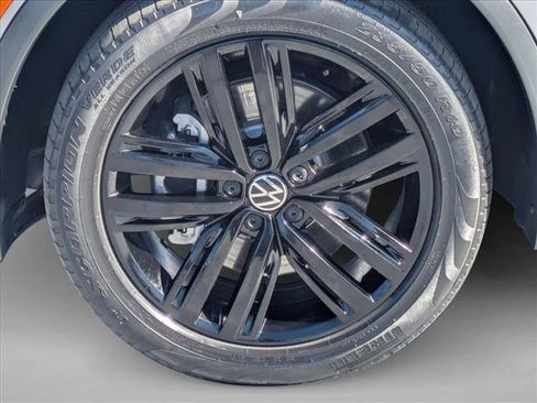 Used 2022 Volkswagen Tiguan SE R-Line FWD image 22
